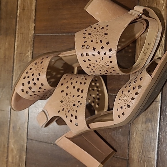 Naturalizer Zinna leather cut out sandals size 9 - Picture 4 of 7